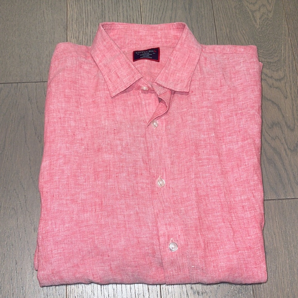 UNTUCKit Size L Red Linen Button Down